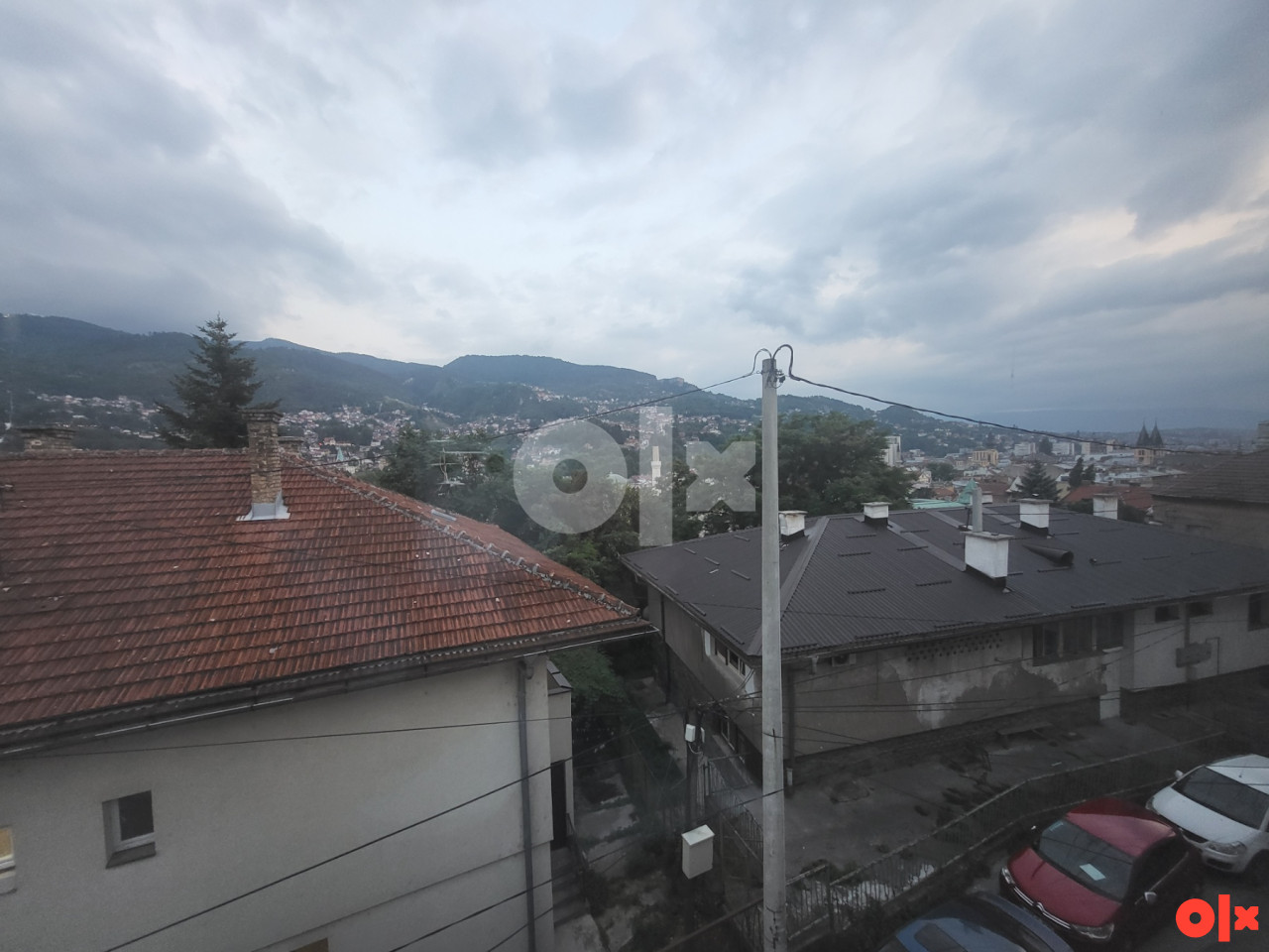 Dvoetažni stan sa staklenom baštom u srcu Sarajeva 12