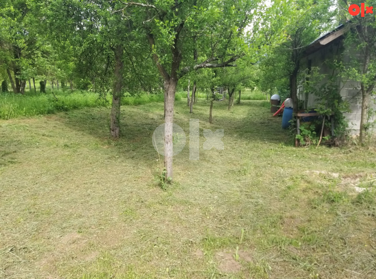 Prodajem plac Bihać 1696m2 3