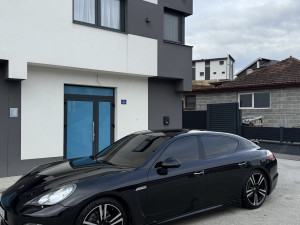 Porsche Panamera 4