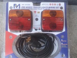 Stop lampe sa instalacijom komplet na magmet drzac za prikolice,