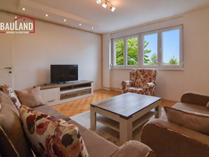 BAULAND/ Renoviran namješten stan 52m2 i garaža/ Pejton