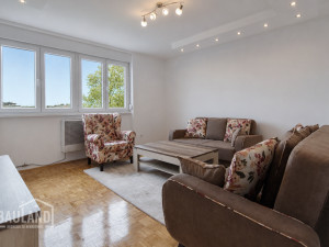 BAULAND/ Renoviran namješten stan 52m2 i garaža/ Pejton