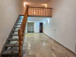 Poslovni Prostor 52m2 Vojničko Polje Najam