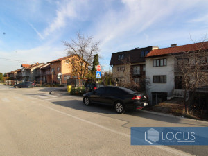 LOCUS: Troetažna kuća u nizu, Sokolović Kolonija photo 2