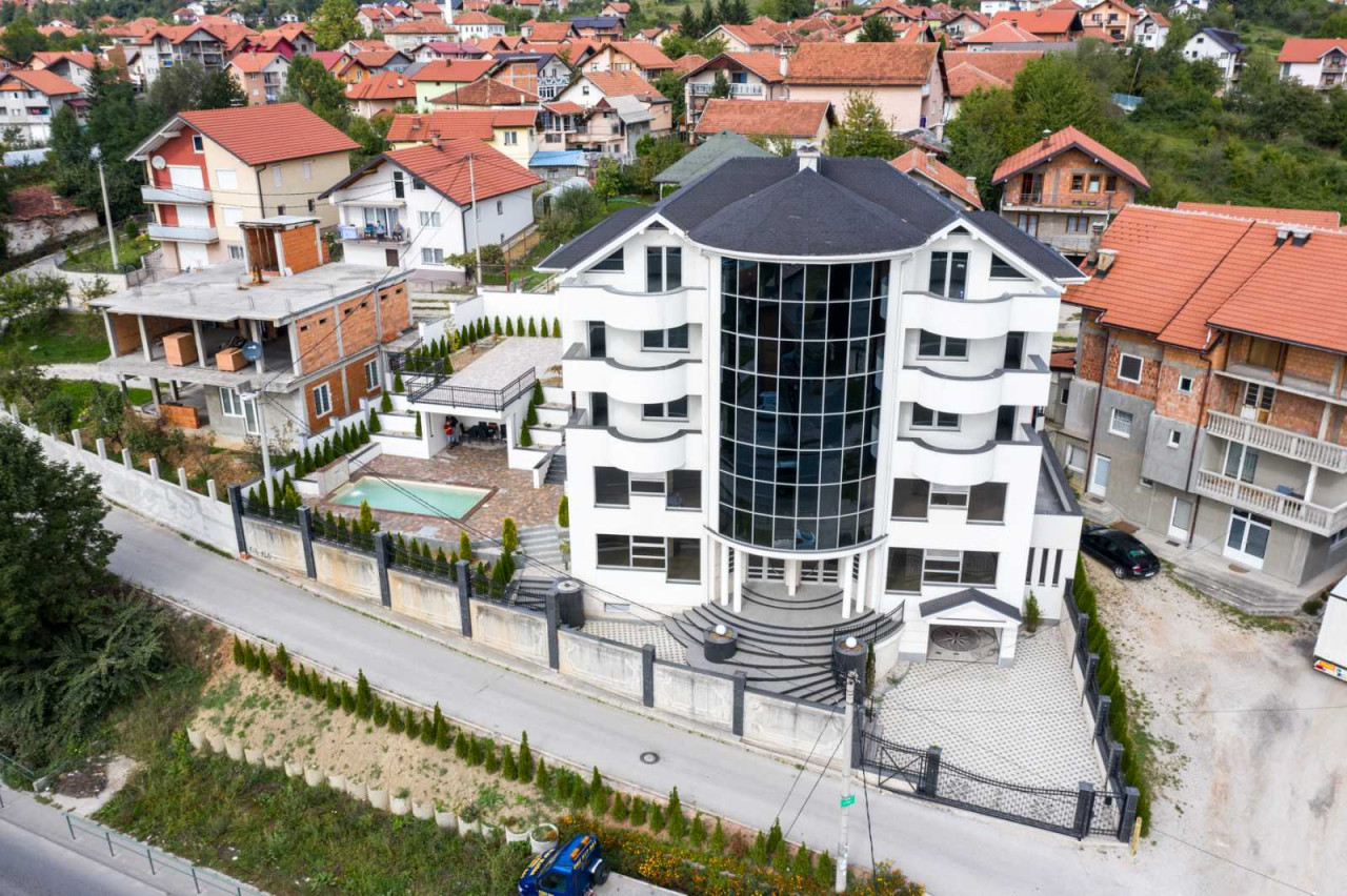 NN Nekretnine : Poslovni prostor 420m2 - Rajlovac 6