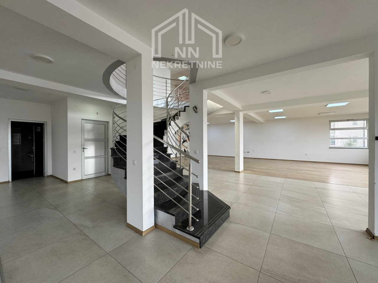 NN Nekretnine : Poslovni prostor 420m2 - Rajlovac 12