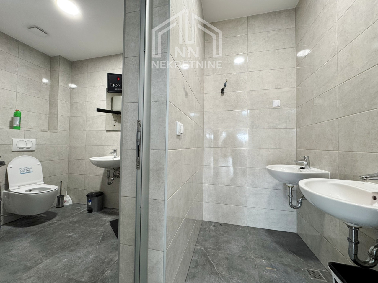 NN Nekretnine : Poslovni prostor 420m2 - Rajlovac 14