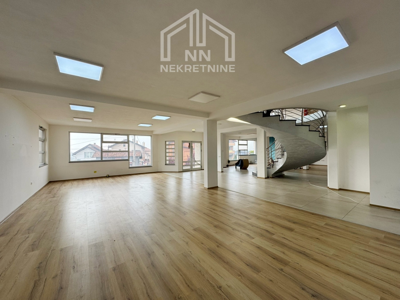 NN Nekretnine : Poslovni prostor 420m2 - Rajlovac 21