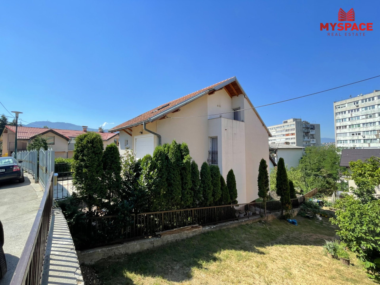 MY SPACE/ Stan sa garazom/ Kosevo/ NAMJESTEN/ 195 m2