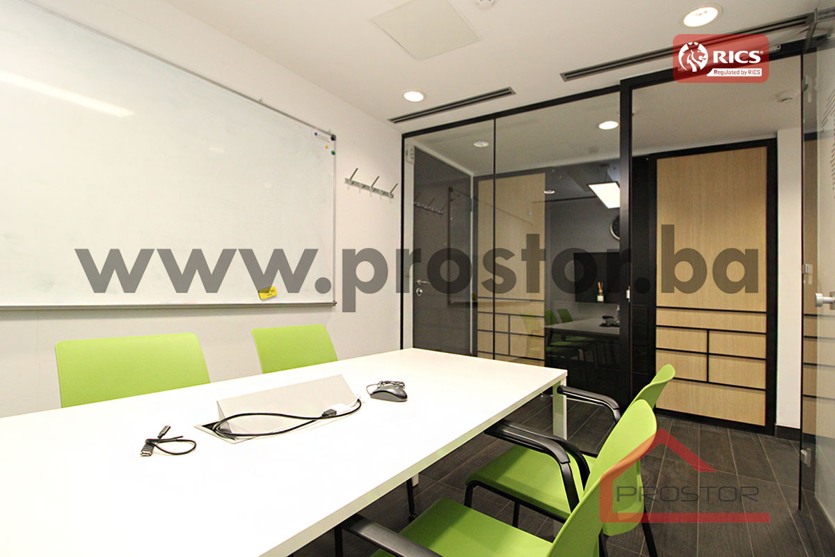 PROSTOR izdaje: Poslovni prostor, 90m2, Dolac Malta 5