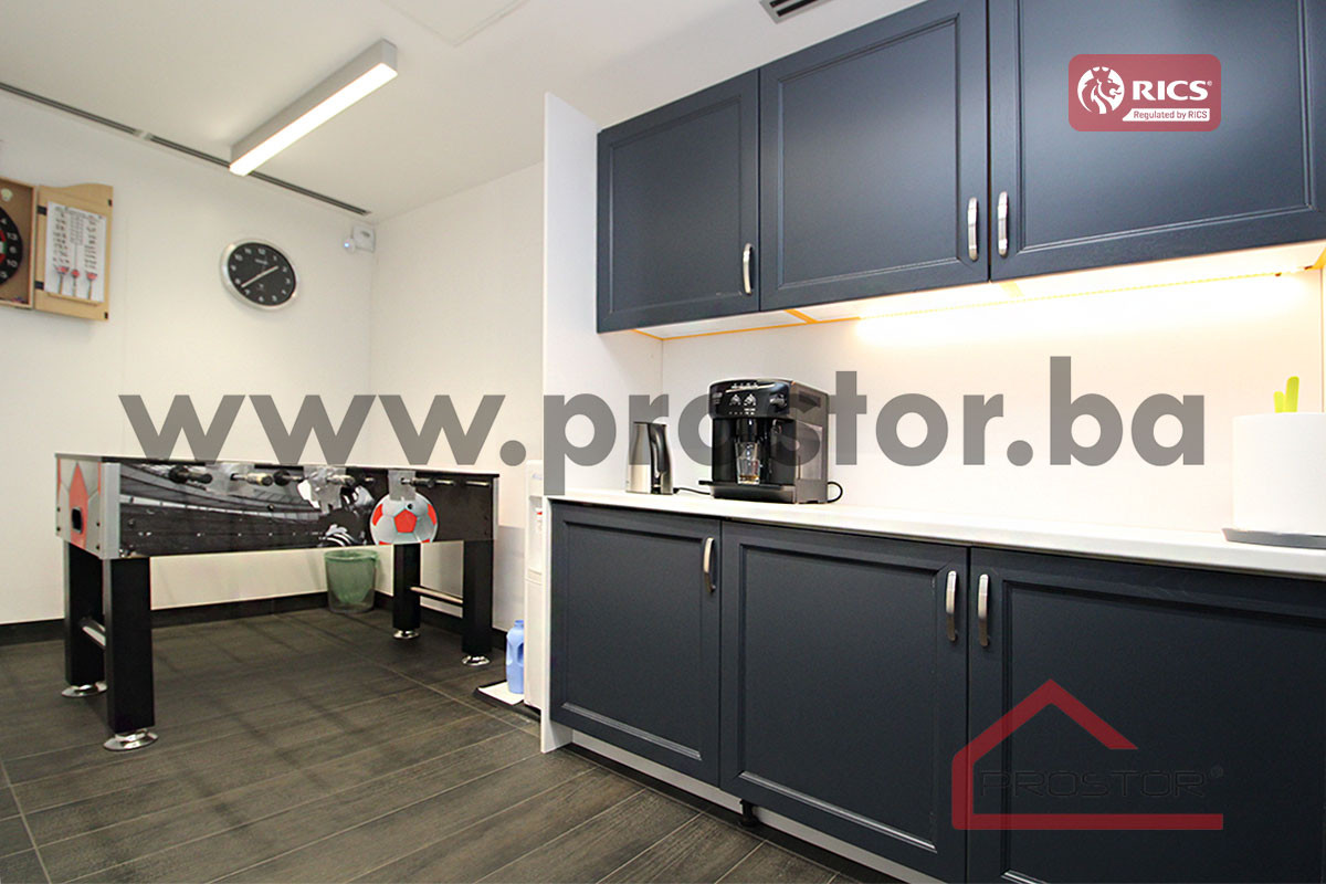 PROSTOR izdaje: Poslovni prostor, 90m2, Dolac Malta 6
