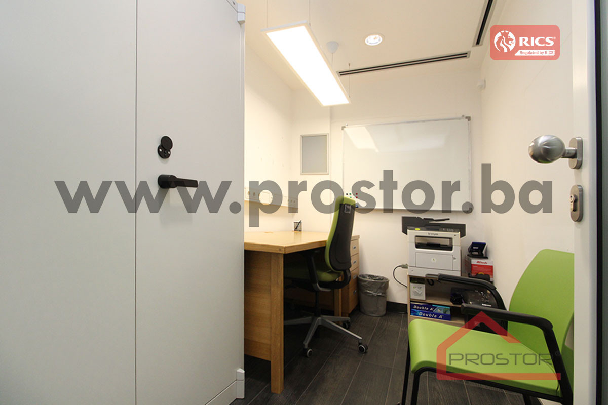PROSTOR izdaje: Poslovni prostor, 90m2, Dolac Malta 7