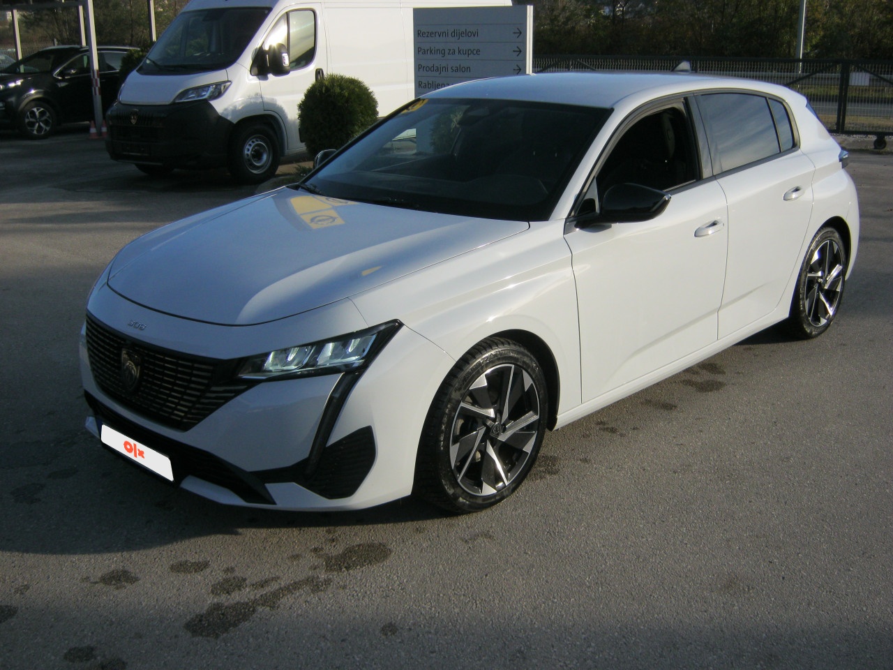 PEUGEOT 308 ALLURE  130 KS AUTOMATIK 360 KAMERA NAVI