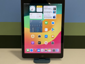 Apple iPad 6. Generacija / 128GB - Space Gray