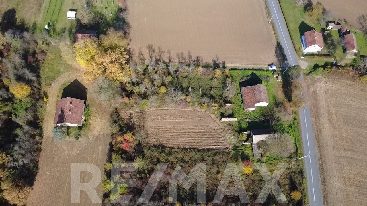 Zemljište 5285m2 sa kućom i objektom za adaptaciju - Nožičko 8