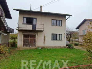 Prostrana kuća u Trnu na 915m2 placa photo 2