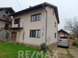 Prostrana kuća u Trnu na 915m2 placa photo 4