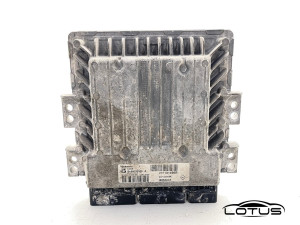 Kompjuter motora ECU Dacia DUSTER 1.5 DCI 237101496R
