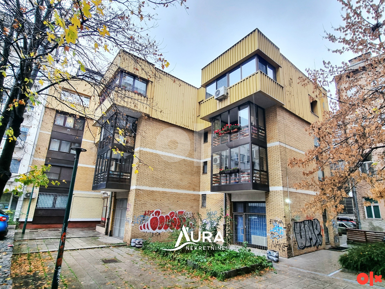 AURA/ Stan sa parkingom u srcu grada / Centar 18