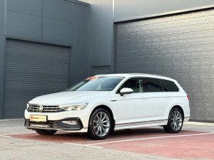 VW Passat B8.5 SW 2.0 TDI DSG 4Motion Kamera Virtual R-line 2021