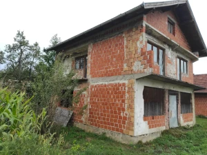 House and land in Bosanska Krupa photo 3