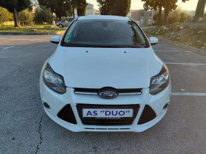 Ford Focus 1.6 TDCI 2014 GHIA oprema