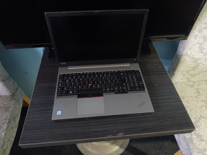 LENOVO FULL HD I5(8cpu)RAM8GB DDR4 SSD 240GB HDD1TB DRZI BATERIA