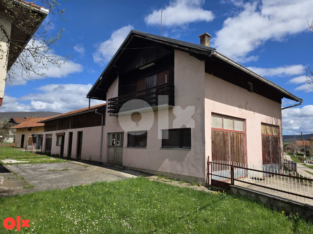 Dve kuce na jednom placu Bosanski Petrovac 6