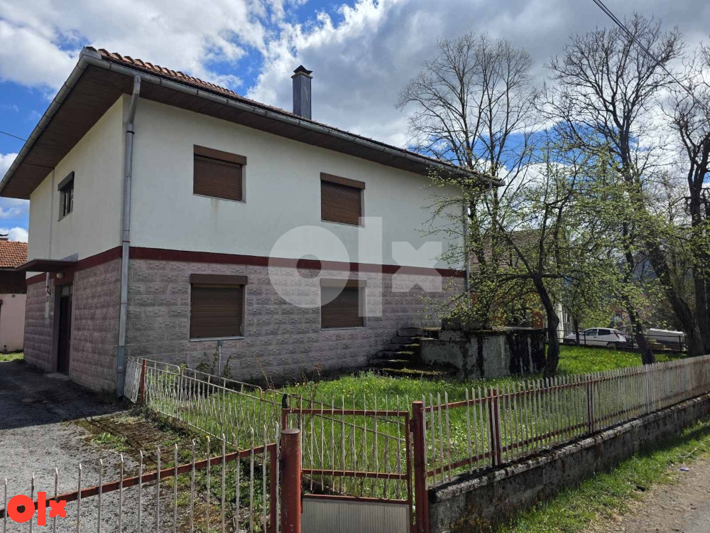 Dve kuce na jednom placu Bosanski Petrovac 3