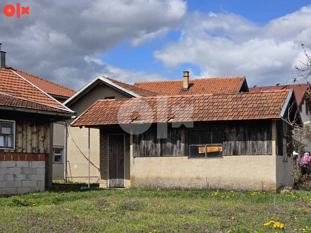 Dve kuce na jednom placu Bosanski Petrovac 11