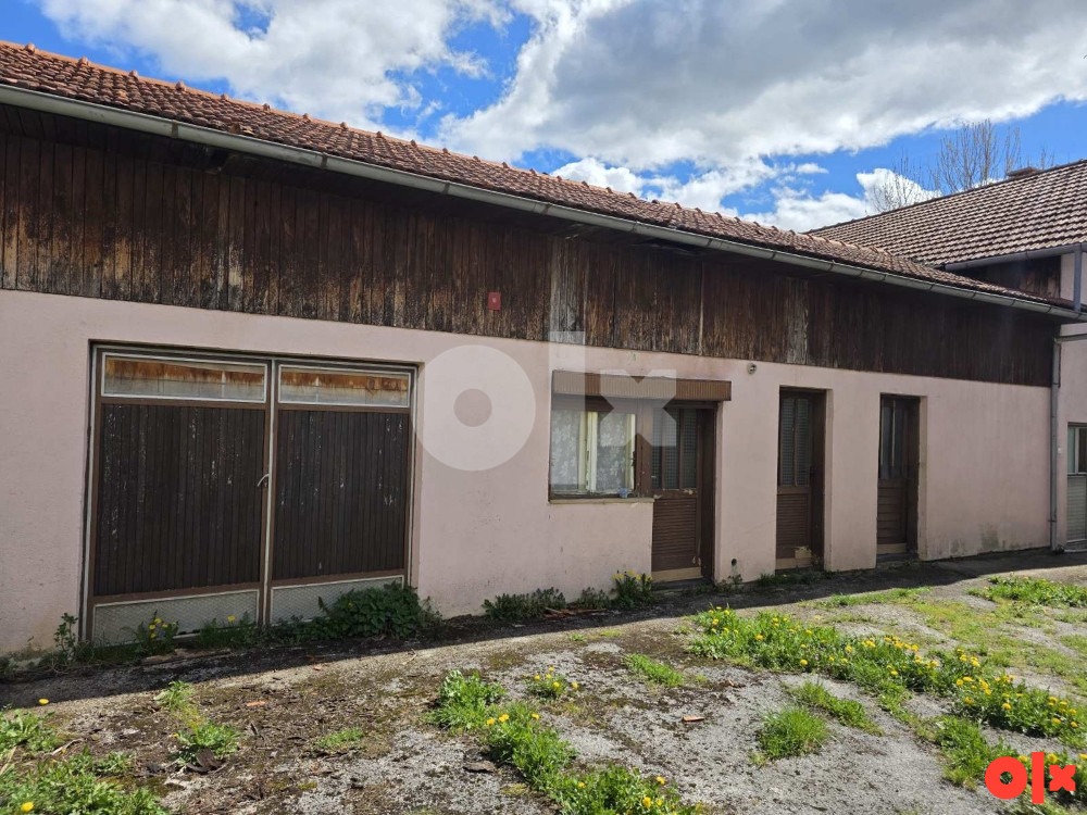 Dve kuce na jednom placu Bosanski Petrovac 8