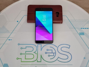 Samsung Galaxy C9 Pro kao nov / ispravan / maskica gratis