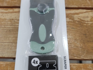 STRUGAČ ZA STAKLO PLOČICE  INDUKCIJSKU PLOČU - 4 OŠTRICE