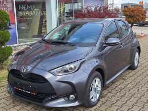 Toyota Yaris 1.5 Hybrid Stella 116 ks