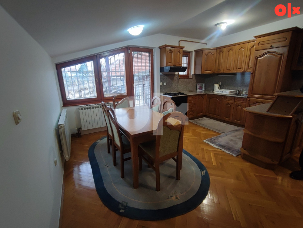 Grbavica - Trosoban stan CCA 100 m2