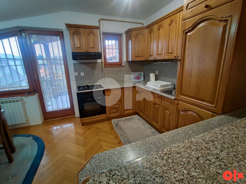 Grbavica - Trosoban stan CCA 100 m2 12