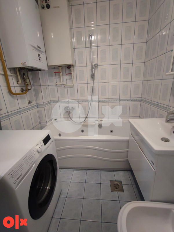 Grbavica - Trosoban stan CCA 100 m2 16