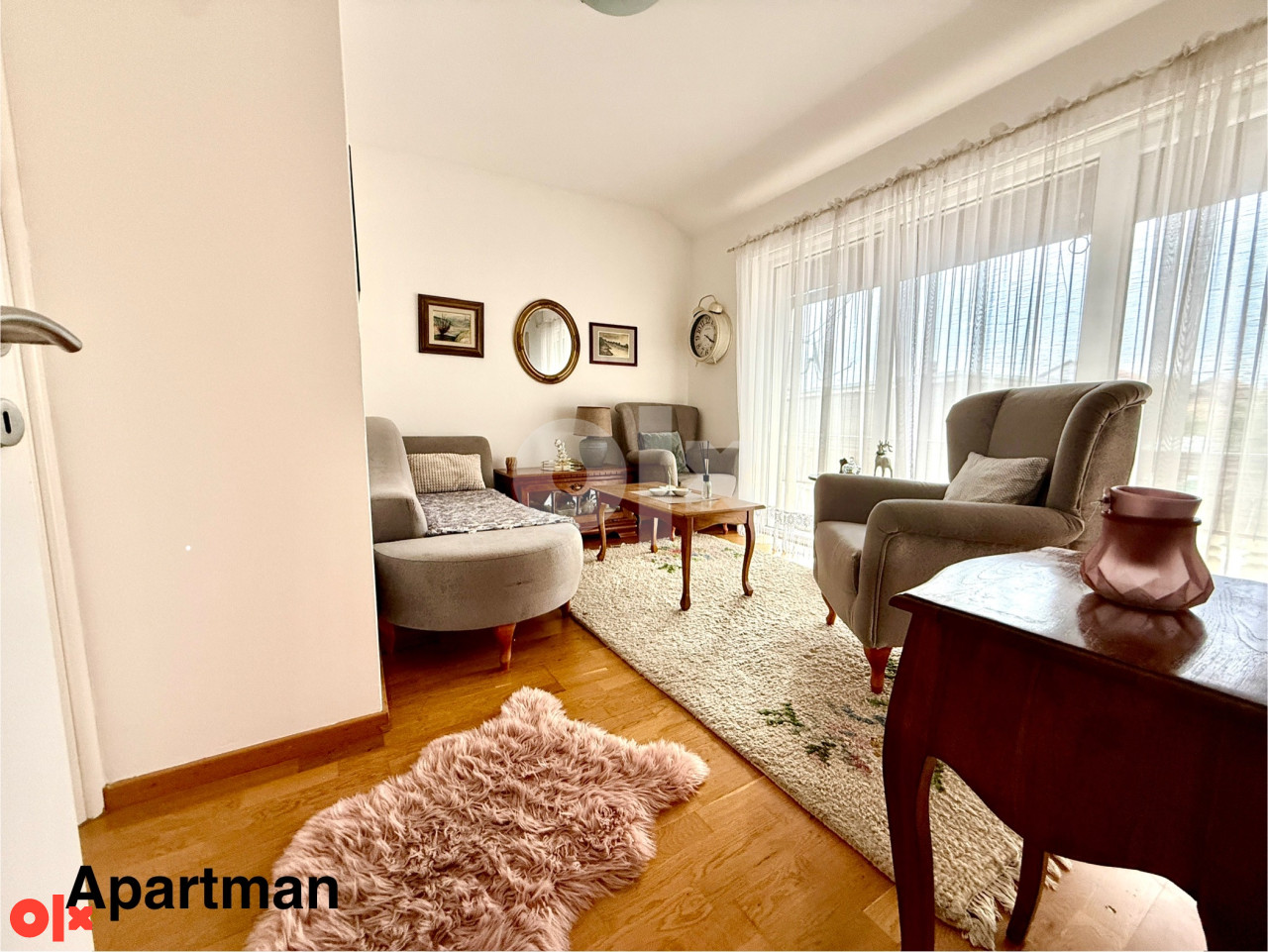 Porodična kuća sa apartmanom 10