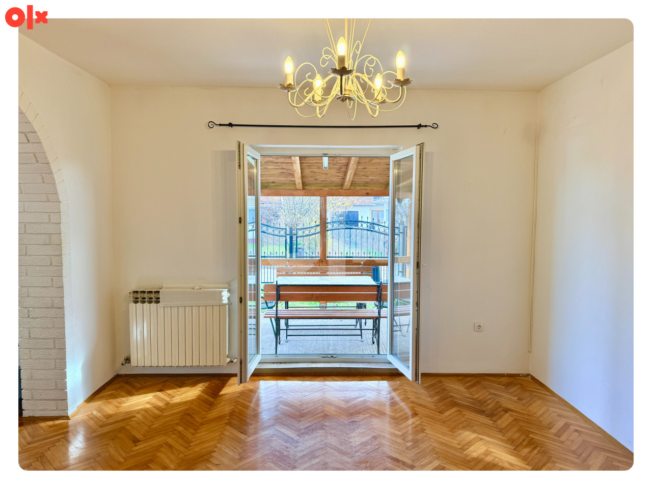 Porodična kuća sa apartmanom 12