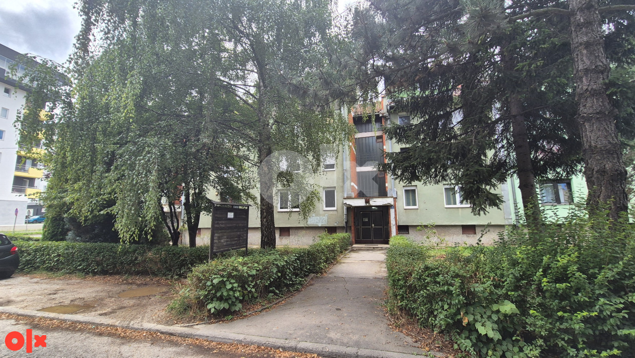 Četverosoban stan Istočno Sarajevo/86m2/1.sprat/ 2