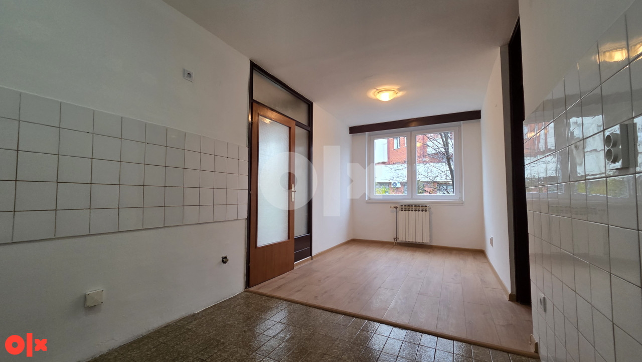 Četverosoban stan Istočno Sarajevo/86m2/1.sprat/ 21