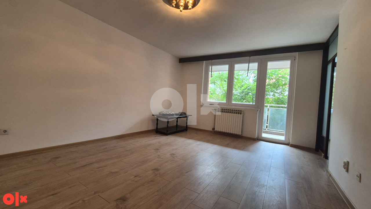 Četverosoban stan Istočno Sarajevo/86m2/1.sprat/ 6