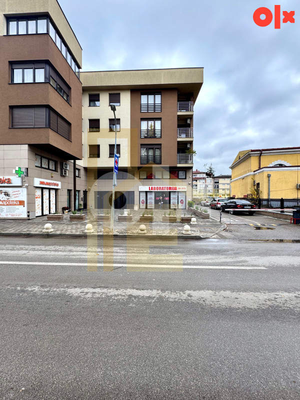 Na prodaju garažno mjesto sa ostavom u centru grada 2