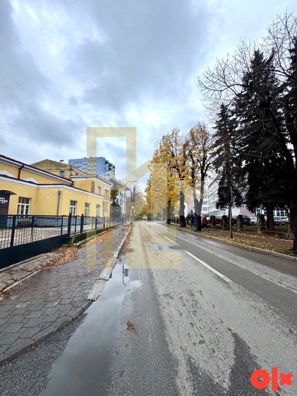 Na prodaju garažno mjesto sa ostavom u centru grada 3