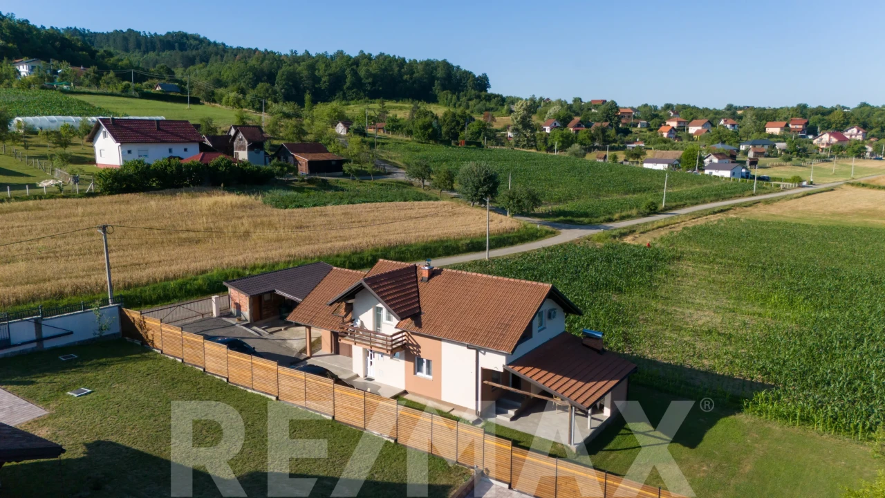 Vikendica 160 m2 u Slatini - 250 m od Banje Slatina