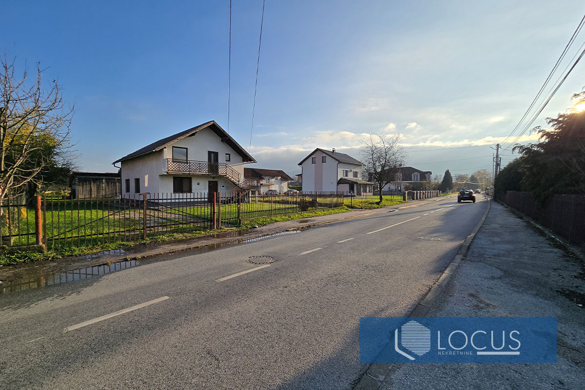 LOCUS: Kuća na parceli 2.878m2, Azići, Ilidža 2