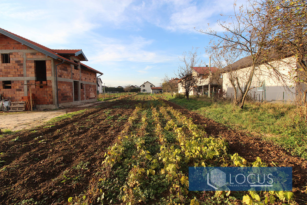 LOCUS: Kuća na parceli 2.878m2, Azići, Ilidža 11