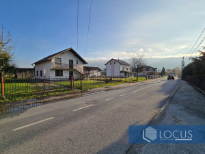 LOCUS: Kuća na parceli 2.878m2, Azići, Ilidža