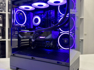 GAMING PC RX 9070 XT 16GB/RYZEN 7 7800X3D/32GB DDR5