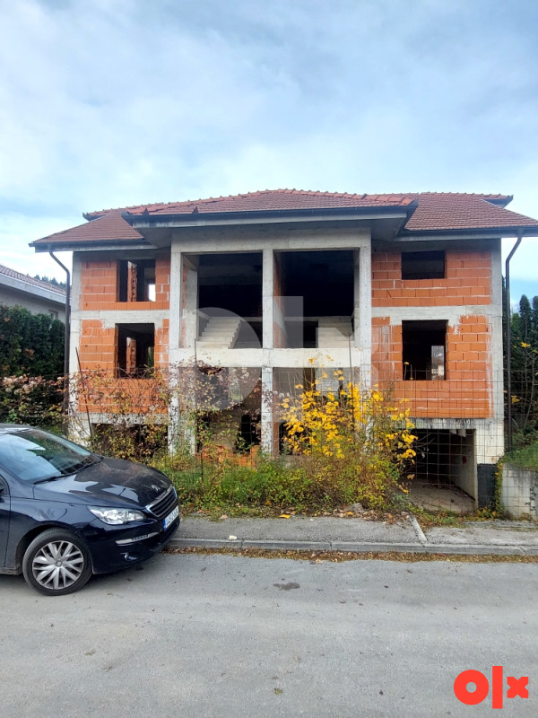 PLAC I OZIDANA KUĆA NA TOP LOKACIJI